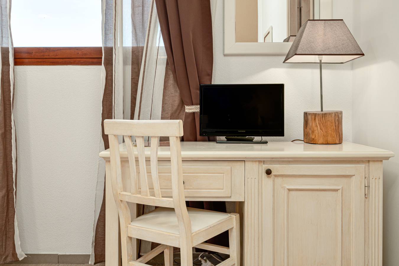 Room 'Tramonto' with Mountain View, Wi-Fi and Air Conditioning in Arzachena, Costa Smeralda