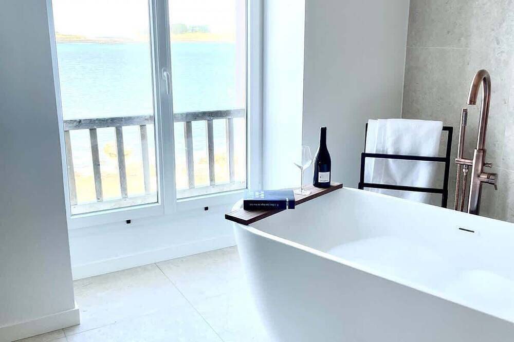 Appartement entier, Ile Cezon - Duplex de luxe avec magnifique vue mer in Région de Brest