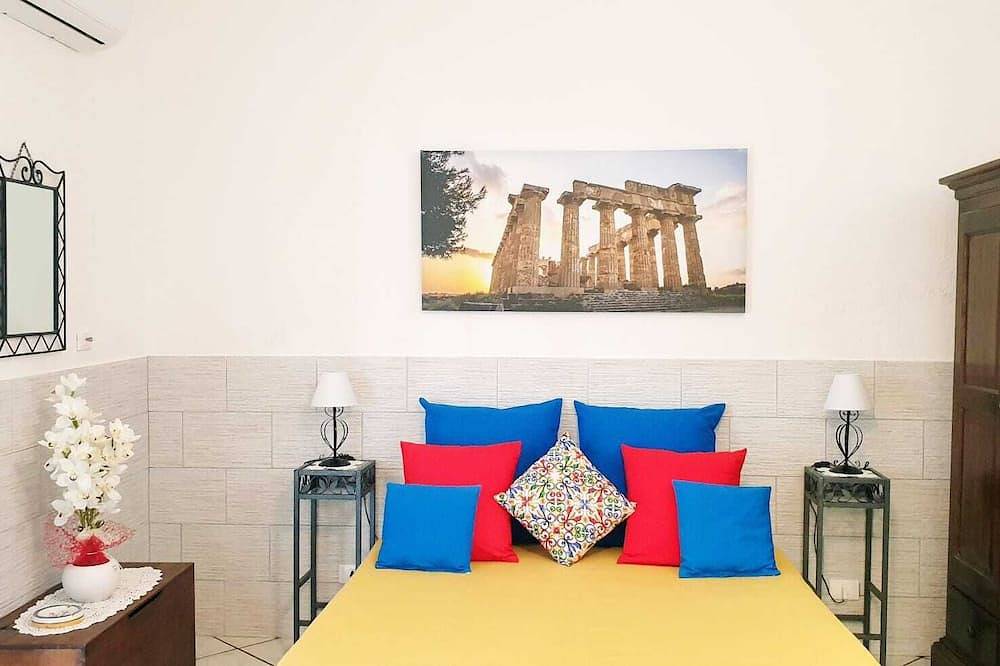 Log Cabin for 2 People in Castelvetrano (Municipality), Trapani Province