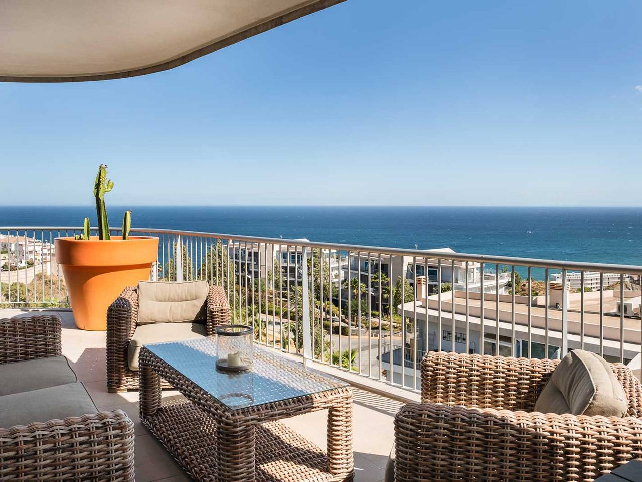 Entire apartment, Beautiful modern apartment in Benalmádena with terrace and parking in La Capellania, Benalmádena