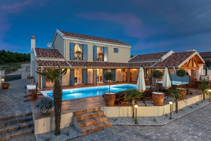 Ferienhaus für 8 Personen, mit Garten und Sauna sowie Terrasse, kinderfreundlich