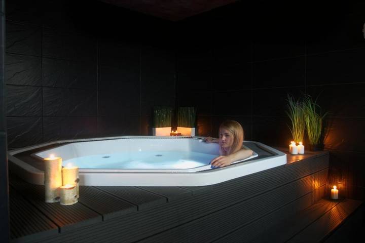 Location de vacances pour 3 personnes, avec jardin et terrasse ainsi que sauna et jacuzzi à Szczawnica - 4