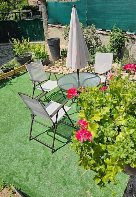 Location de vacances pour 4 personnes, avec jardin à Salles-la-Source - 3