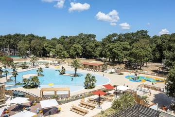 Camping für 6 Personen, mit Terrasse und Pool in der Charente-Maritime