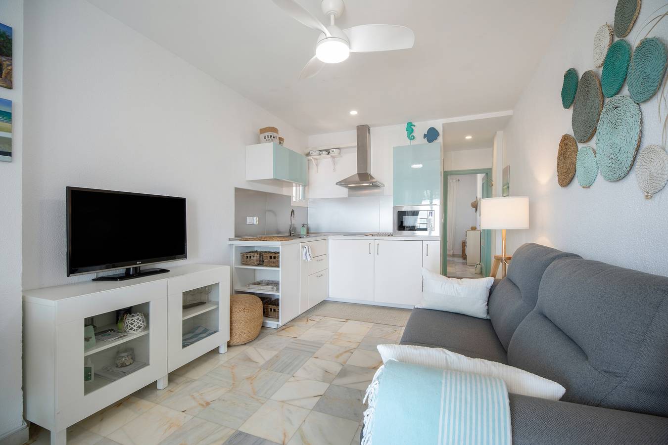 Ganze Wohnung, Ferienwohnung 'Apartamento Los Balcones A' mit Meerblick, Privatterrasse und Wi-Fi in La Barrosa, Chiclana de la Frontera
