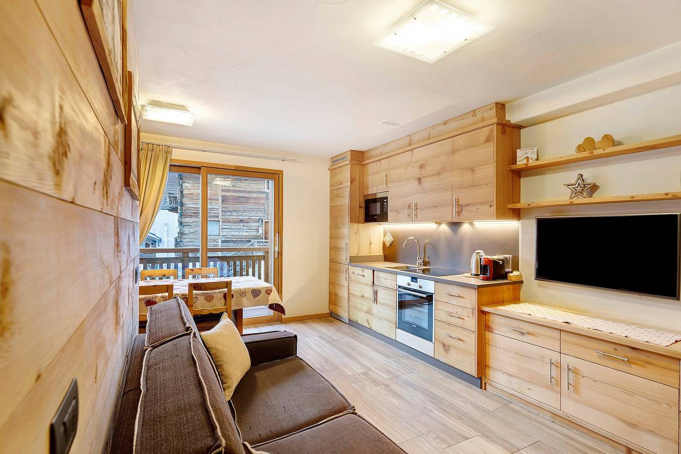Entire apartment, Apartment 'Gembro' with Mountain View, Shared Garden and Wi-Fi in Livigno (Town), Livigno