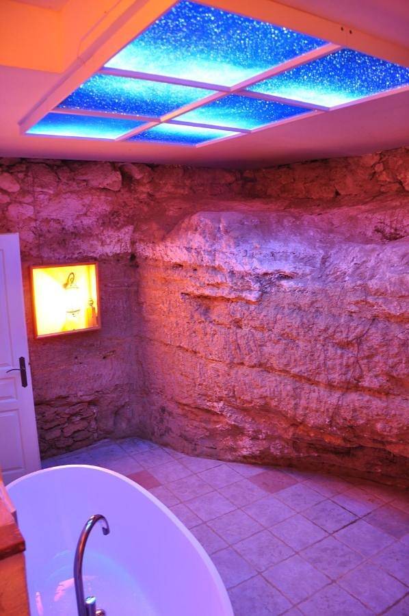 Chambre d’hôte pour 2 personnes, avec vue ainsi que jardin et piscine à Puyvert - 3