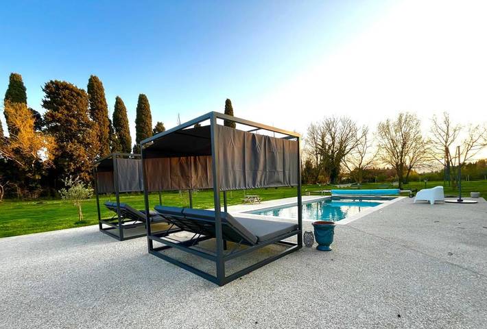 Casa de vacaciones para 6 personas, con vistas además de jardín y piscina - 1