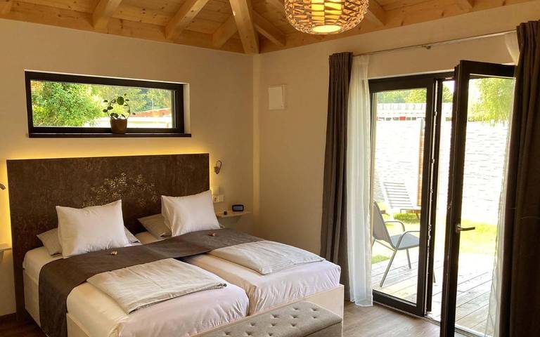 Bungalow für 6 Personen, mit Sauna und Ausblick sowie Garten am Chiemsee