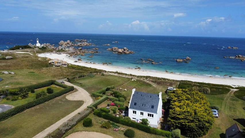 Location de vacances pour 8 personnes, avec jardin et jacuzzi à Brignogan-Plages - 2