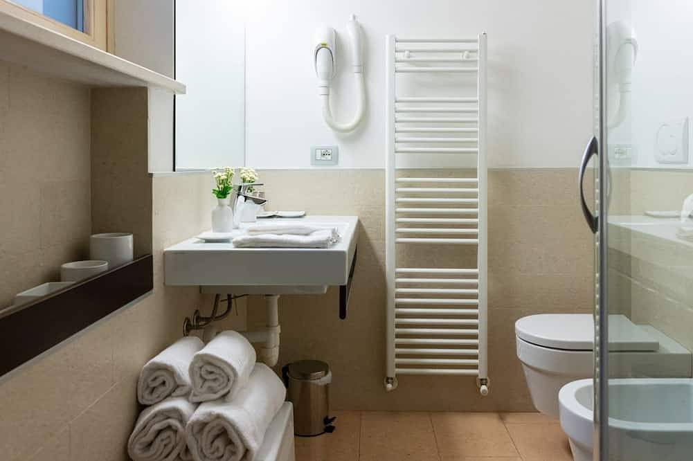 Verdi · Großes Doppel- oder Zweibettzimmer in Centro Storico di Verona, Verona