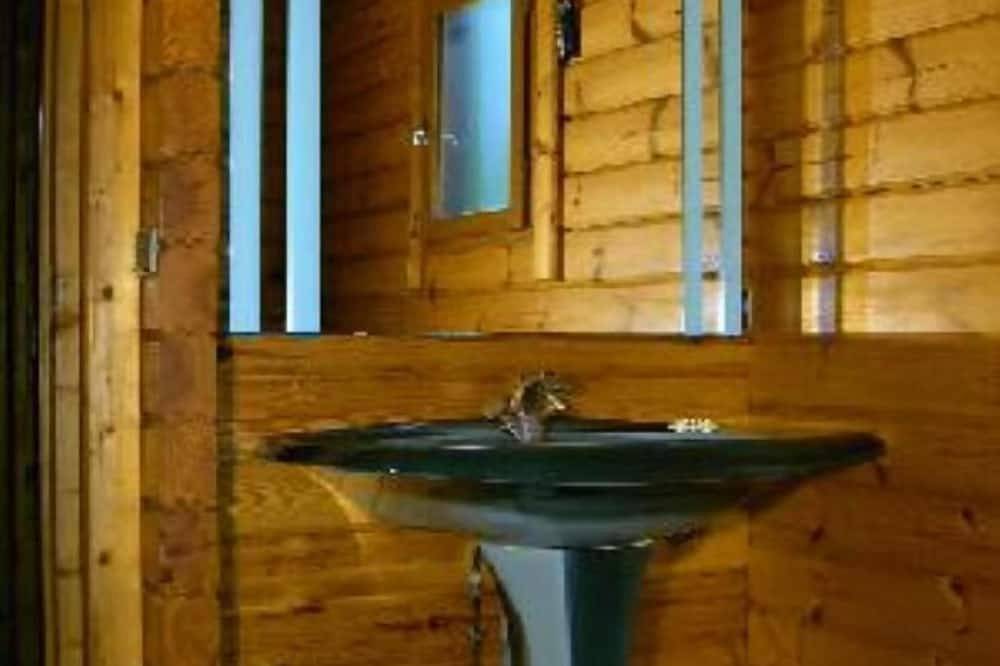 Ferien Haus Im Finnischen Stil, Massiver Holzbau, Eigener Pool Ohne Einsicht für 7 personen + 1 baby. in Soulac-sur-Mer, Lesparre-Médoc und Umgebung