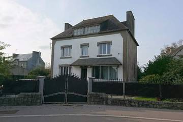 Gîte pour 7 personnes, avec jardin et terrasse, animaux acceptés à Maël-Carhaix