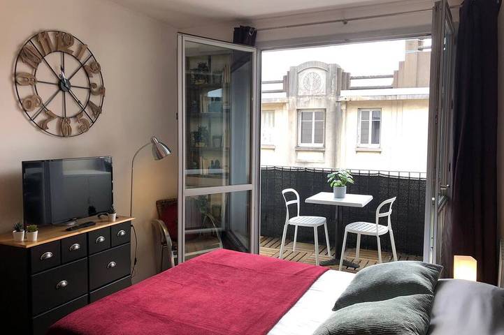 Ganze Wohnung, Studio with balcony & free parking in Tours, Tours und Umgebung