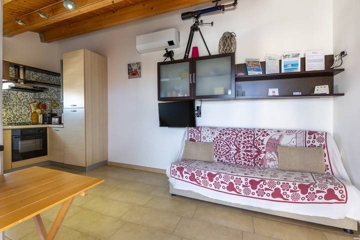 Hel lejlighed, Apartment 'Appartamento Sole' with Sea View, Wi-Fi and Air Conditioning in Spiaggia di Punta Secca, Santa Croce Camerina