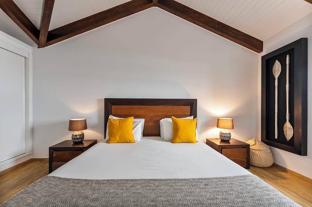 Stylish 2 Bedroom Stone House On Ocean Front In São Jorge, Azores (Belo Surf) in São Jorge