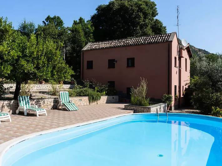 Villa per 8 persone, con Balcone e Giardino nonché Piscina in Terminillo
