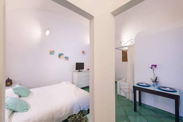 Gîte pour 2 personnes, avec jardin ainsi que piscine et terrasse à Ravello - 2