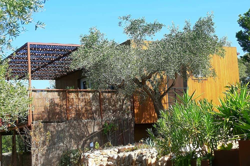 Large studio, between sea and mountains, on the Costa Dorada. in el Perelló, Costa Dorada