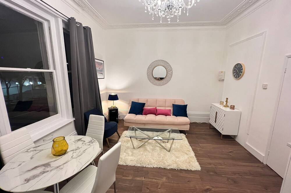 Apartment for 3 People in Hounslow, London