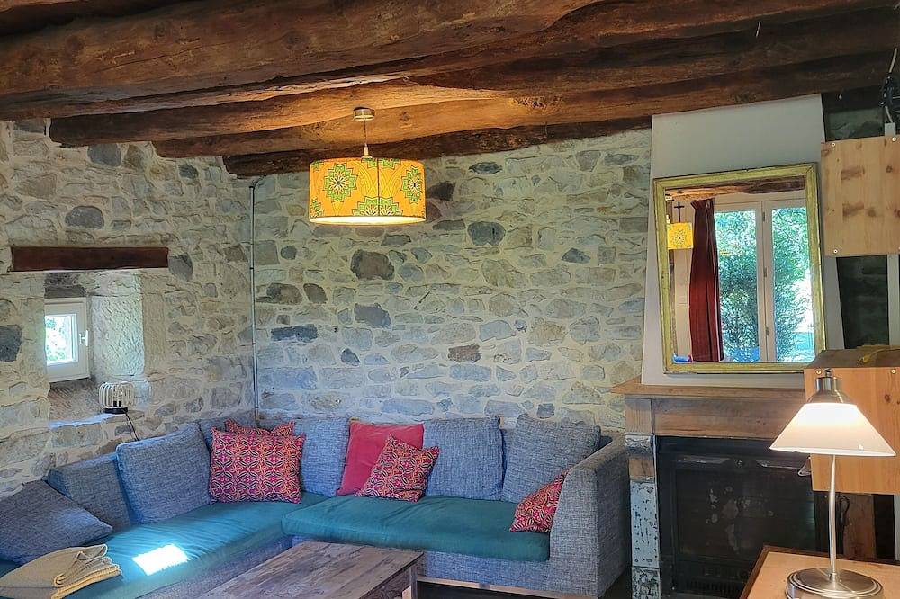 Maisonnette Sur Les Contreforts De L'aubrac. Nature et tranquilite in Le Monastier-Pin-Moriès, Région de Mende