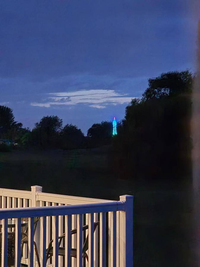 Glamping for 8 people, with Balcony and Terrace as well as Children pool and Pool in Blackpool