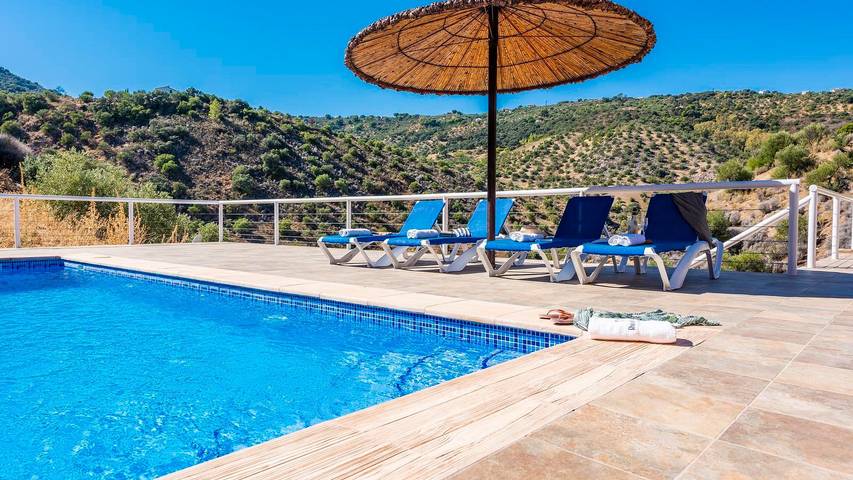 Casa rural para 6 personas, con piscina y balcón/terraza en El Gastor - 2