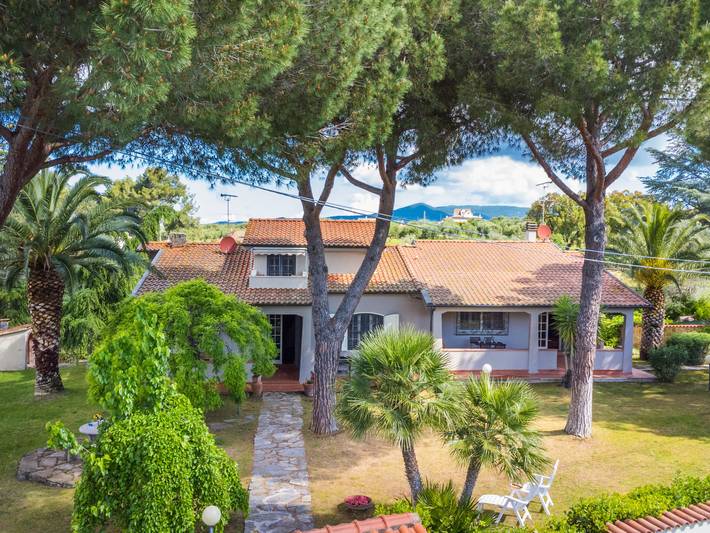 Appartamento per 5 persone, con terrazza e giardino in Casale Marittimo