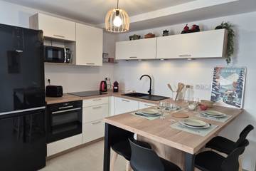 Gîte pour 4 personnes, avec jardin et terrasse à Les Déserts