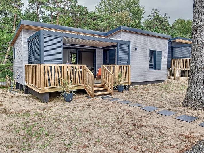 Chalet pour 6 personnes, avec terrasse ainsi que piscine et jardin
