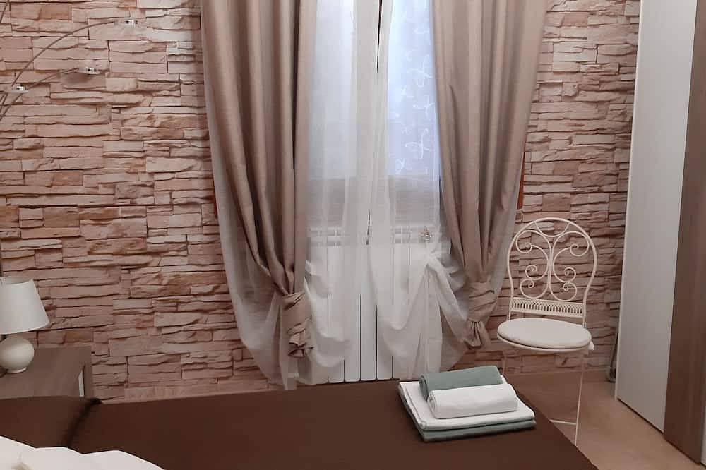 Entire apartment, Romantic and cozy apartment within walking distance from the center, with garage in Abano Terme, Euganean Hills
