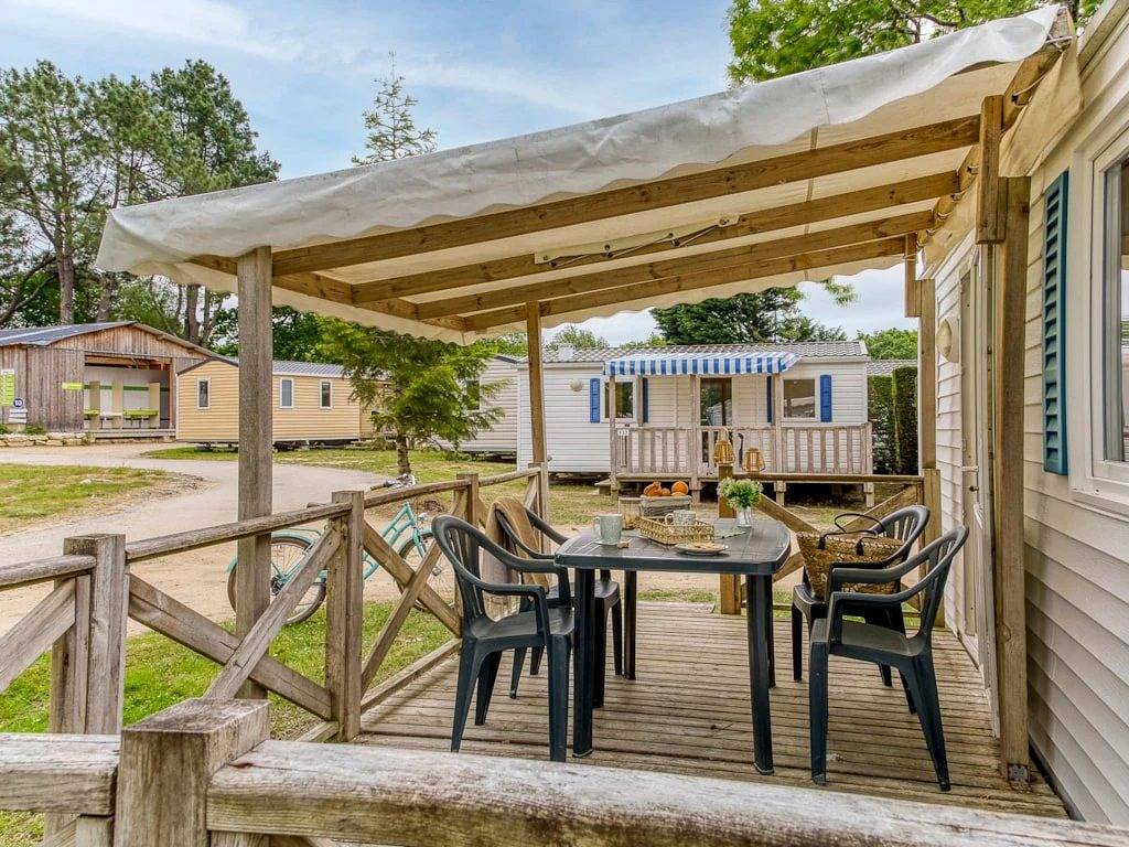 Zecamping 4* pet friendly avec piscine chauffée et pataugeoire in Nesles-la-Vallée, Parque natural regional del Vexin Francés