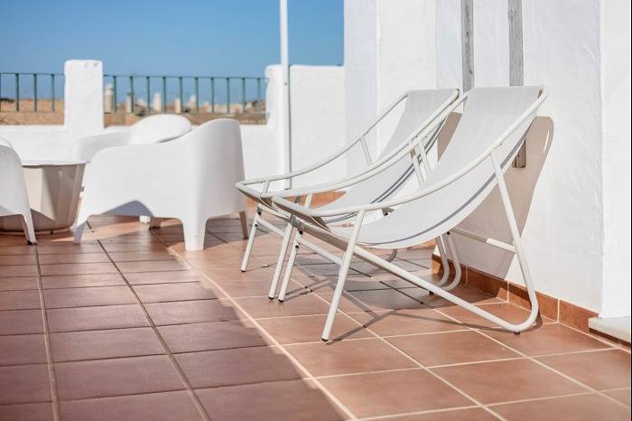 Apartamento vacacional entero, Ático de la Luz free parking by staycare in Playa La Costilla, Rota 