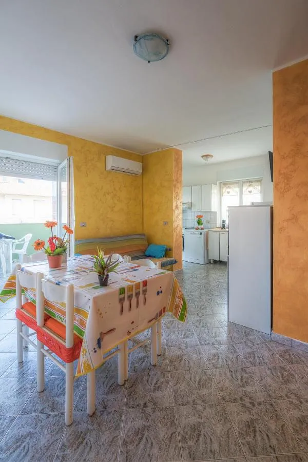 Holiday apartment for 6 people, with terrace - 1