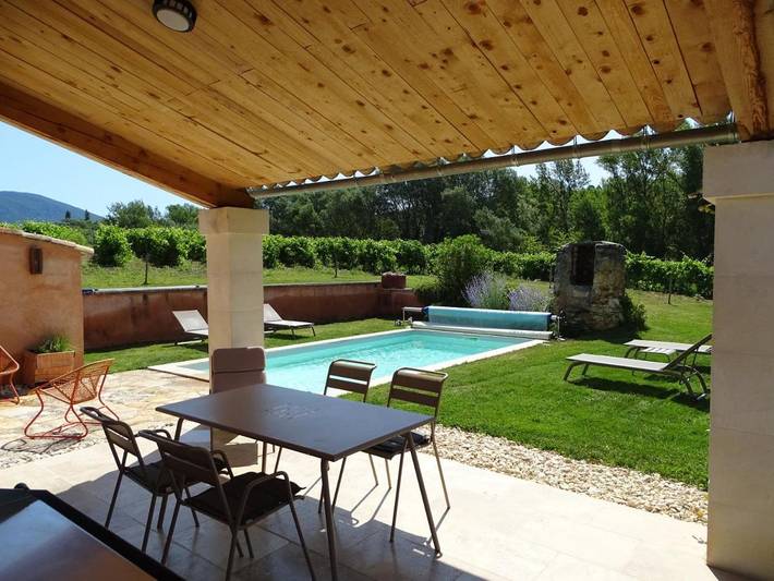 Location de vacances pour 4 personnes, avec vue ainsi que piscine et jardin à Villars - 3