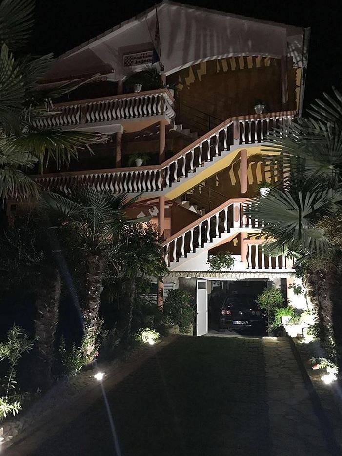 Ganze Wohnung, 1-Zimmer-Ferienwohnung mit Terrasse Zaton, Zadar A-12988-d in Nin, Zadar