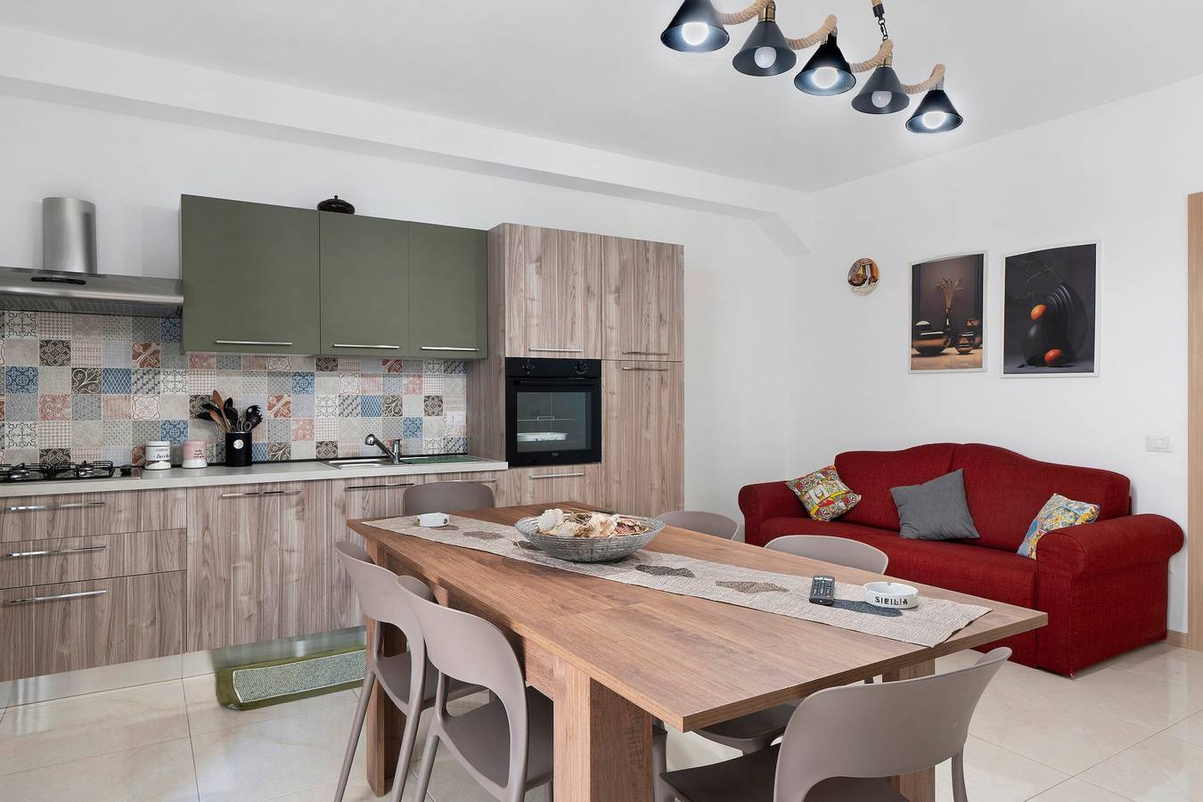 Appartement entier, Appartement 'Casa Luna Balestrate' avec terrasse privée, Wi-Fi et climatisation in Balestrate, Province de Palerme