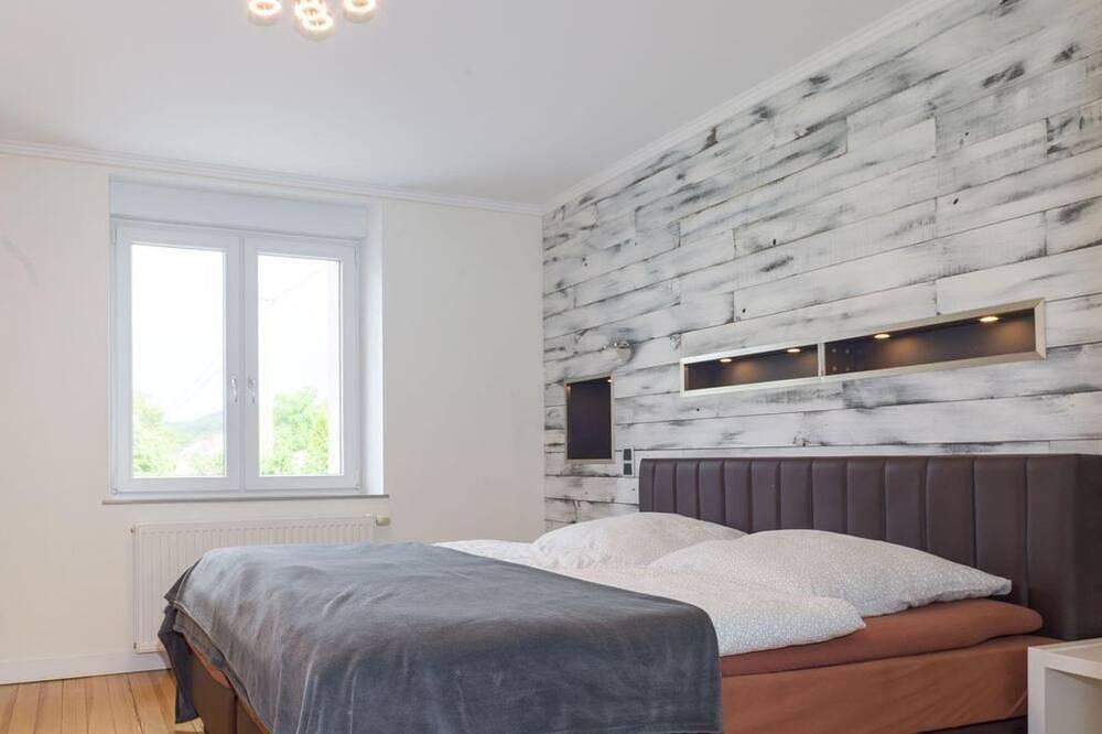 Ganze Wohnung, Ferienwohnung direkt an der Nied - Appartement/Fewo, Dusche, Wc, 1 Schlafraum in Rehlingen-Siersburg, Saargau