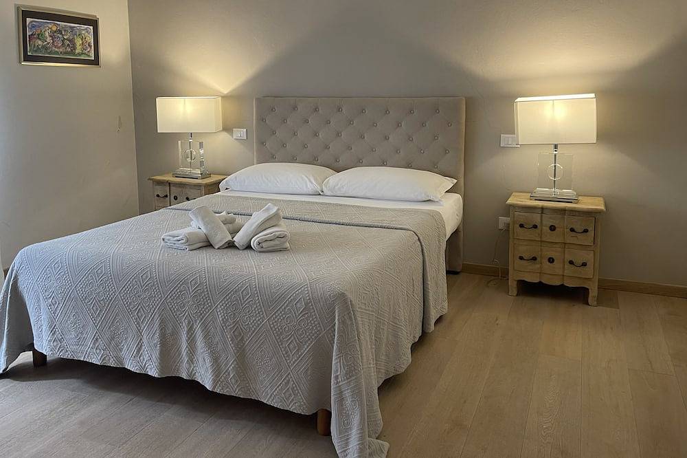 Entire apartment, Villa degli Ulivi Garden in Massa Marittima, Grosseto Province