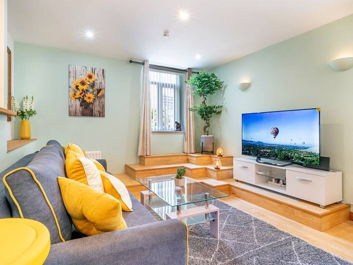 Entire apartment, Beautiful 2-bed Next to City Centre and Queens Uni - Pass the Keys in Belfast, County Antrim