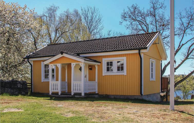Hus för 4 Personer med terass in Svenska Östersjön
