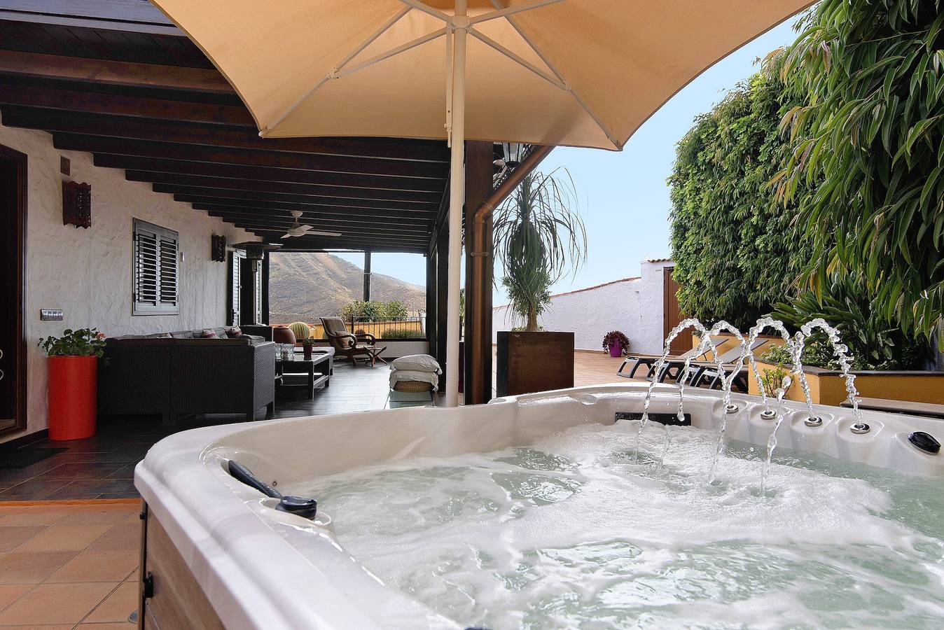Casa Los Jazmines mit Pool und Whirlpool – Meerblick, Wlan & Klimaanlage in La Suerte (Canary Island), Agaete