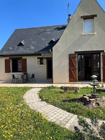 Gîte pour 10 personnes, avec jardin à Vaudelnay