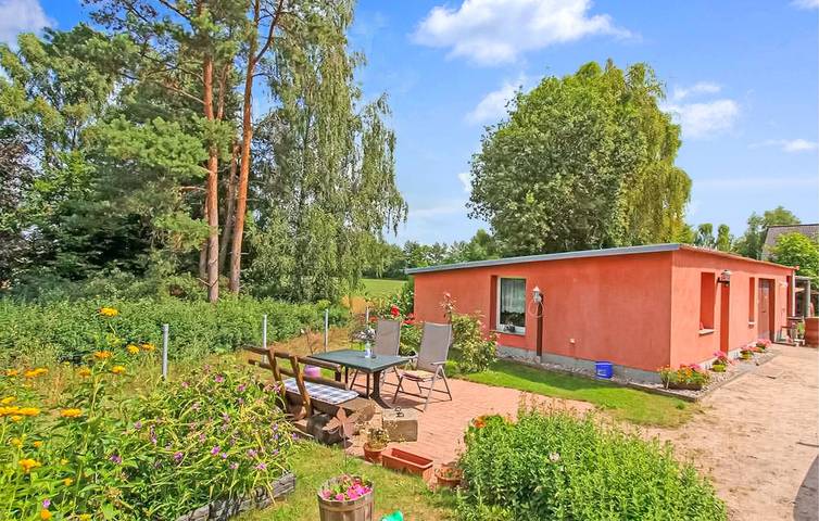 Ferienhaus für 2 Personen, mit Terrasse in Waren (Müritz)