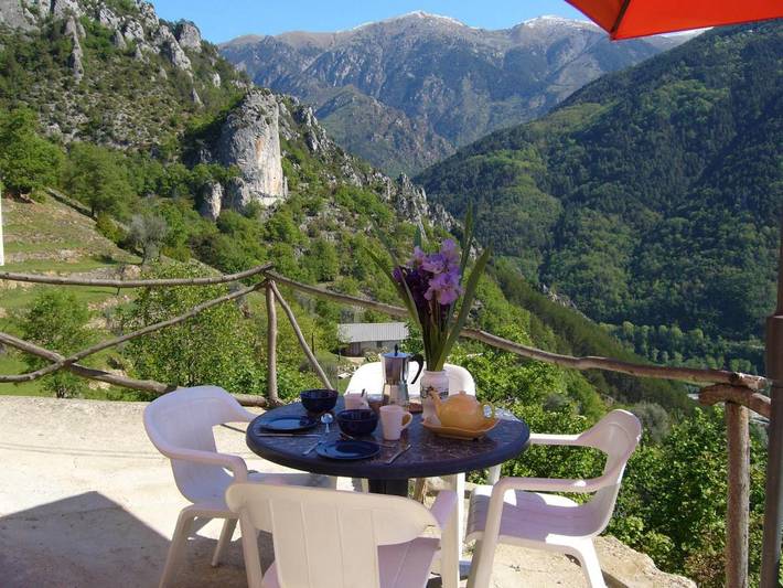 Location de vacances pour 8 personnes, avec piscine ainsi que terrasse et vue, animaux acceptés à Roquebillière - 3