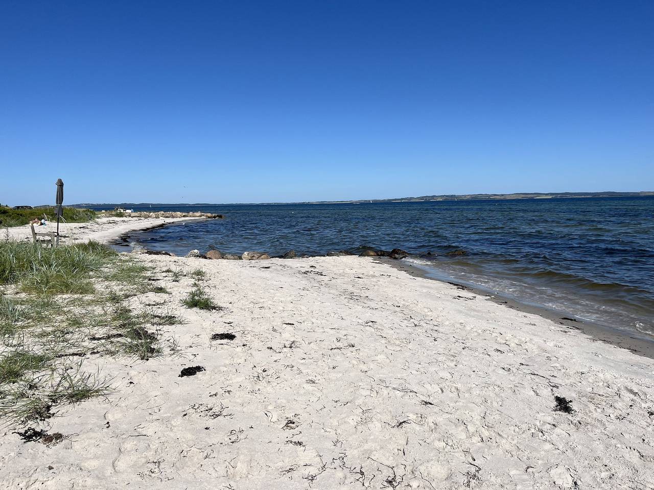 Skæring Strand • 100 m Strand • 200 m Bus in Egå, Djursland