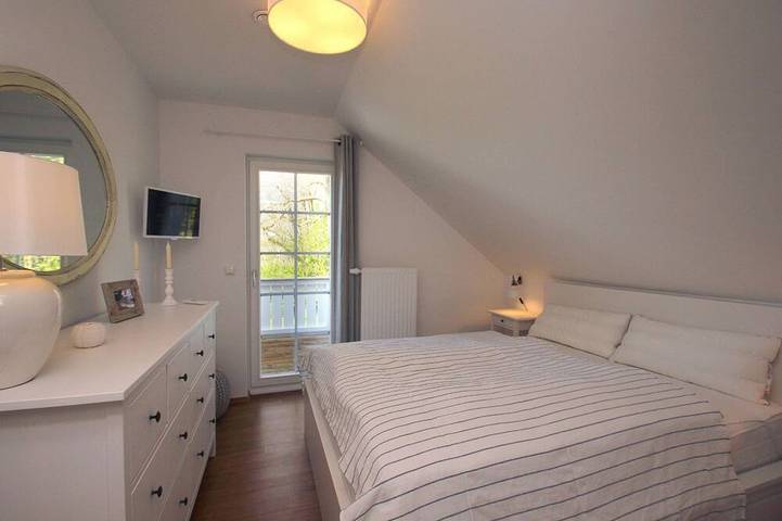 Freya Vacation Home - Cozy Swedish-style home near the beach with a view of the sea - in Wiek, Ruegen