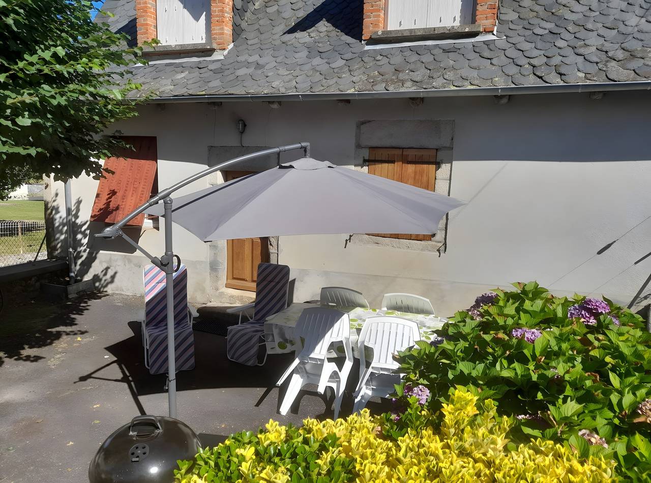 Charmantes Steinhaus im Herzen der Natur in Goulles, Tulle und Umgebung