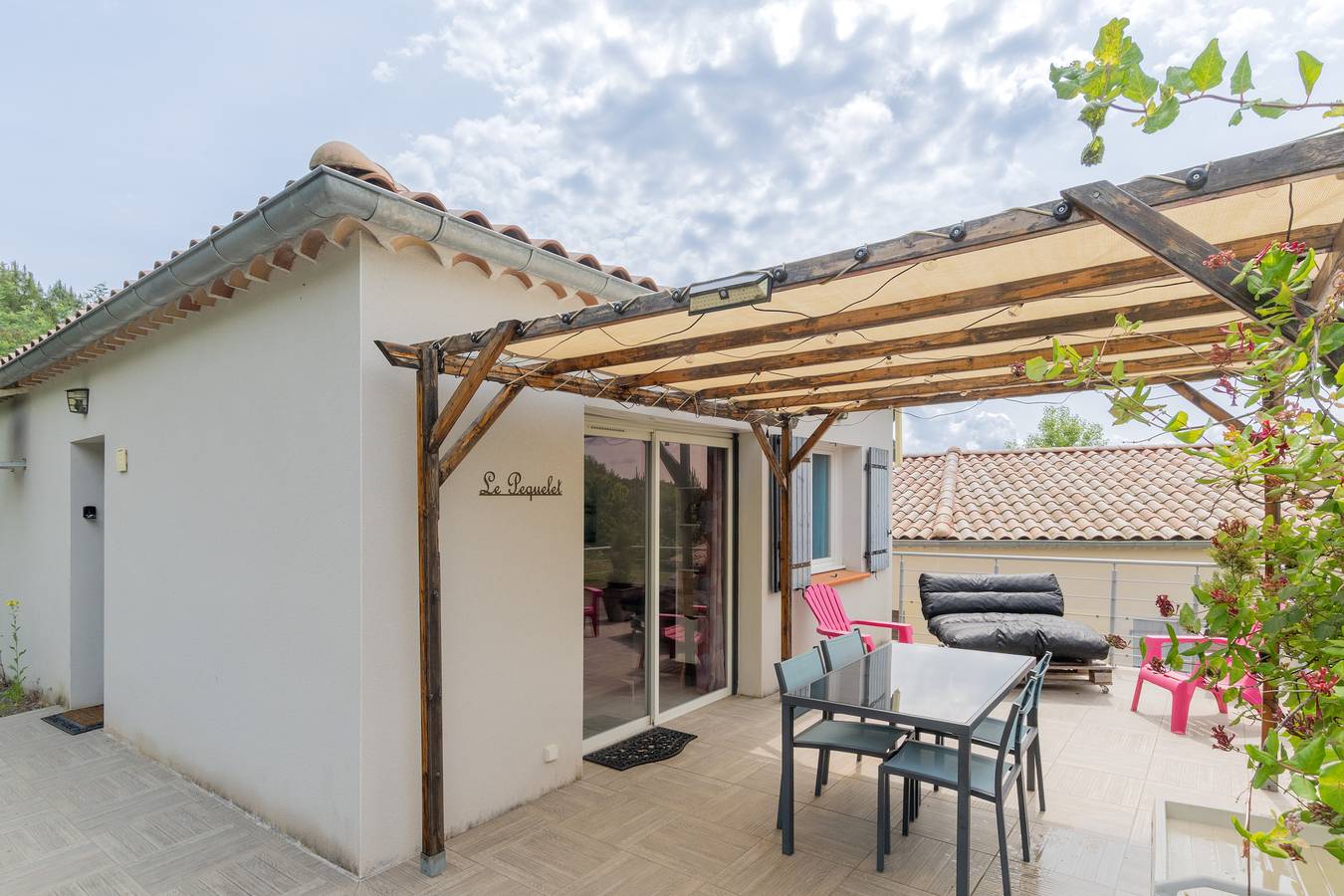 Maison de vacances 'Le Pequelet' avec piscine partagée, Wi-Fi et climatisation in Payzac (Ardèche), Parc naturel régional des Monts d'Ardèche