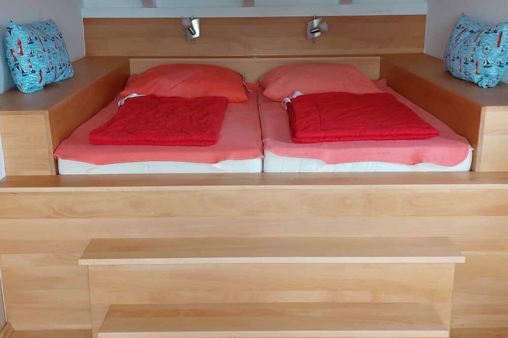 Großzügiges Ferienhaus,strandnah, Wlan, Haustiere willkommen, ruhige Wohngegend in Burhave, Butjadingen